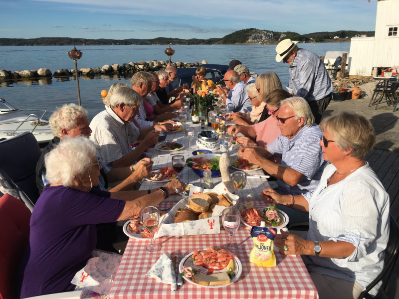 Rekeaften i nydelig sensommersol